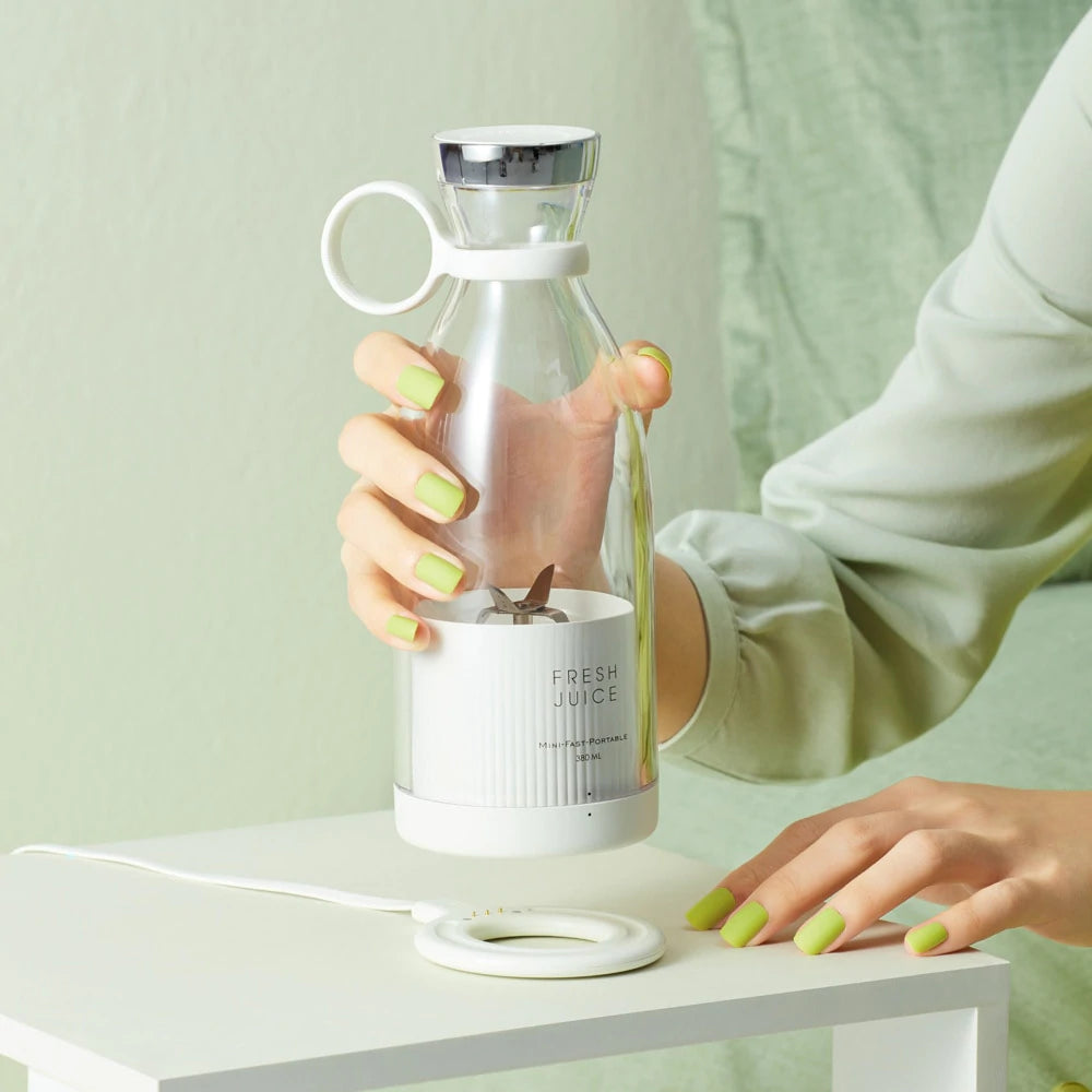 BlendGo - Draagbare Fles met Mixer - Voor Smoothies en Shakes