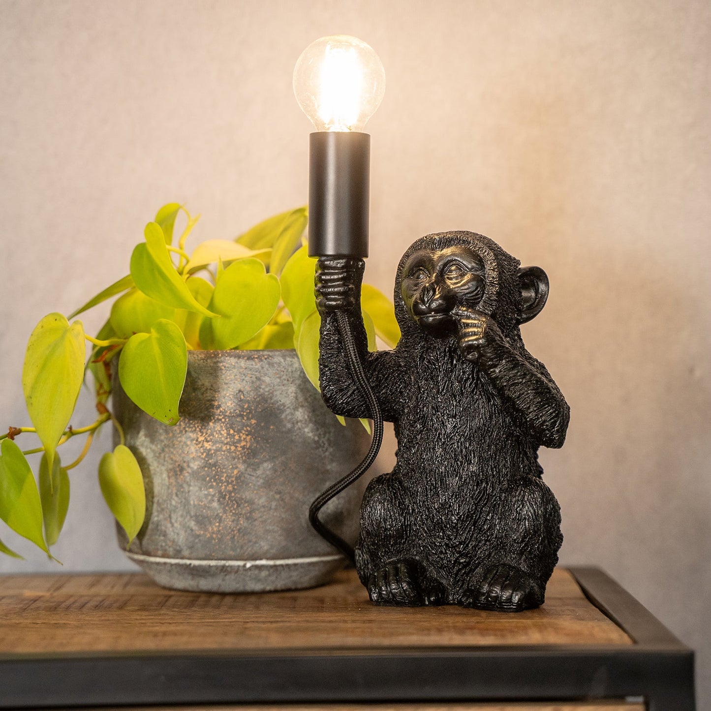 ChimpShine Tafellamp - Zwarte Aap - Luxe en Uniek - Ideaal voor Sfeer en Stijl in Huis