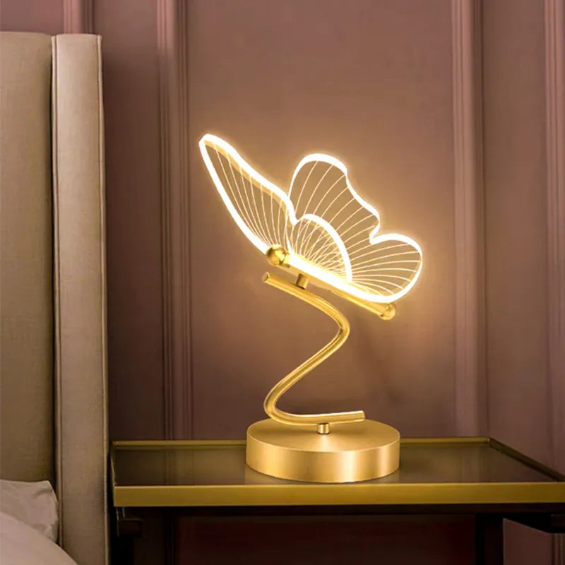 OpulenceLight - Luxe Gouden Vlinderlamp - Elegant Ontwerp - Chique Verlichting