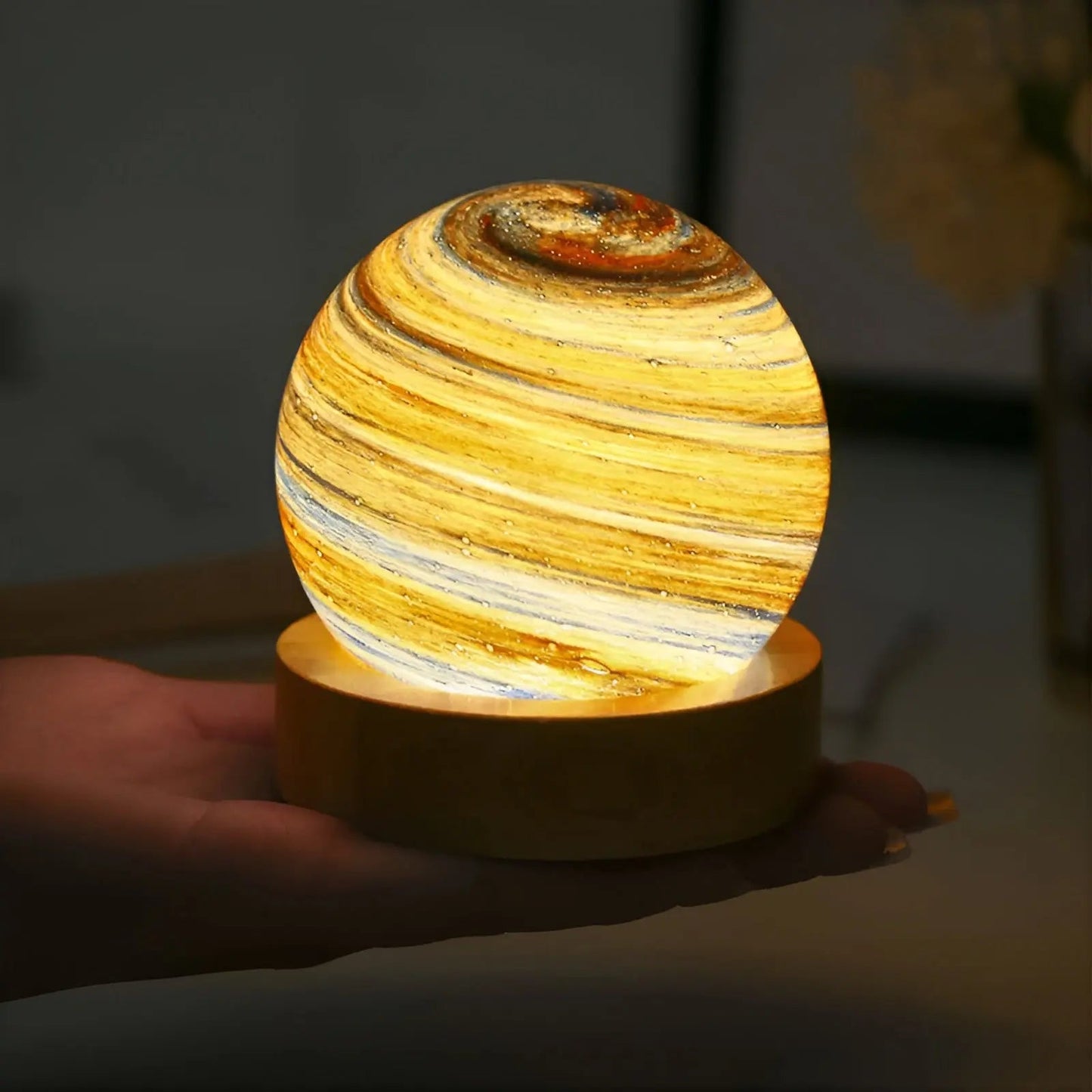 GalaxyGlow Lamp - 3D Miniplaneetlamp - Houten Voet - Unieke Sfeervolle Tafellamp