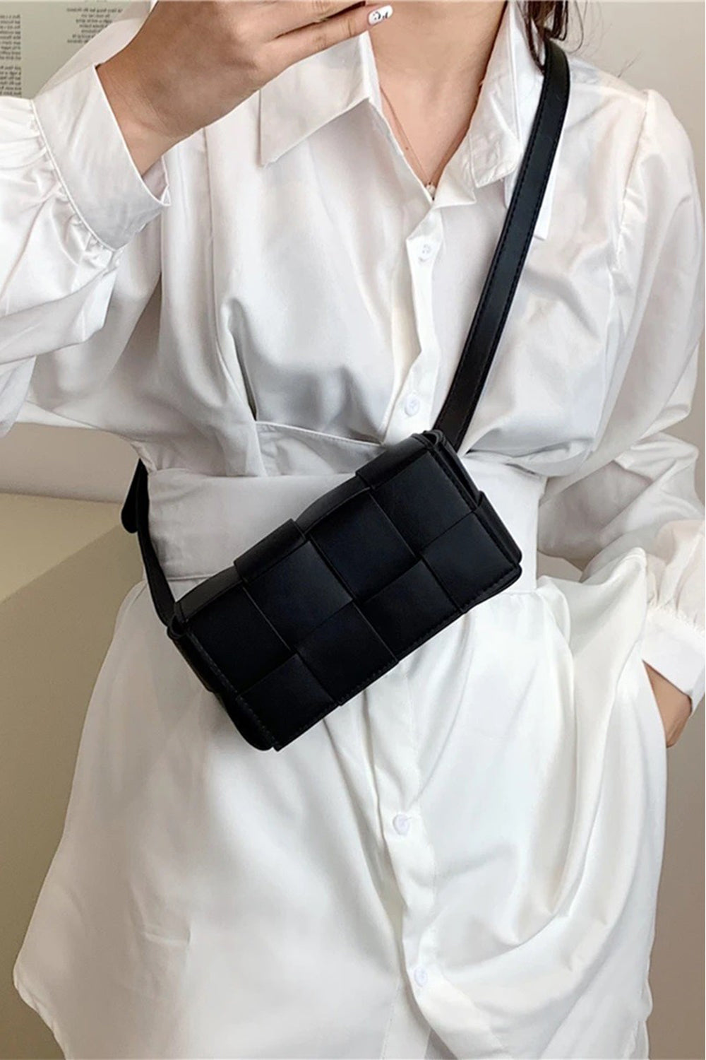 TrendWeave - Geweven Crossbody Tas voor Dames - Elegante en Ruime Schoudertas